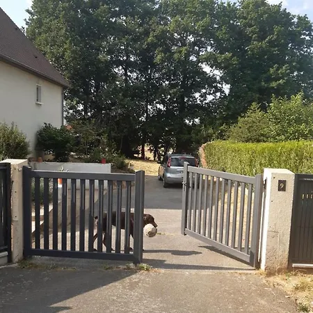 Bed and breakfast A 5 Minutes Du Circuit