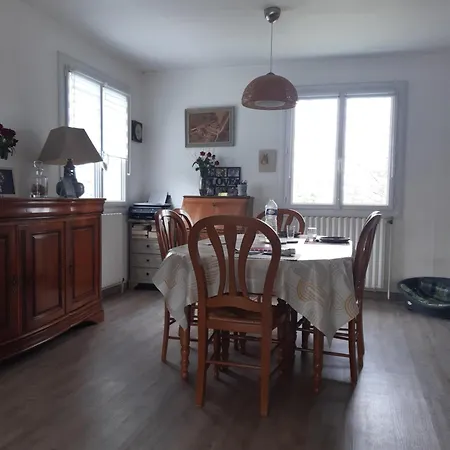 D'hote A 5 Minutes Du Circuit En Voiture Bed & Breakfast *