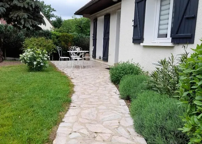 à 5 Minutes Du Circuit Alojamento de Acomodação e Pequeno-almoço Allonnes (Sarthe)